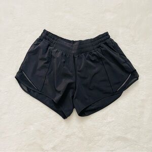 Lululemon Hotty Hot Black LR Shorts 4”Lined